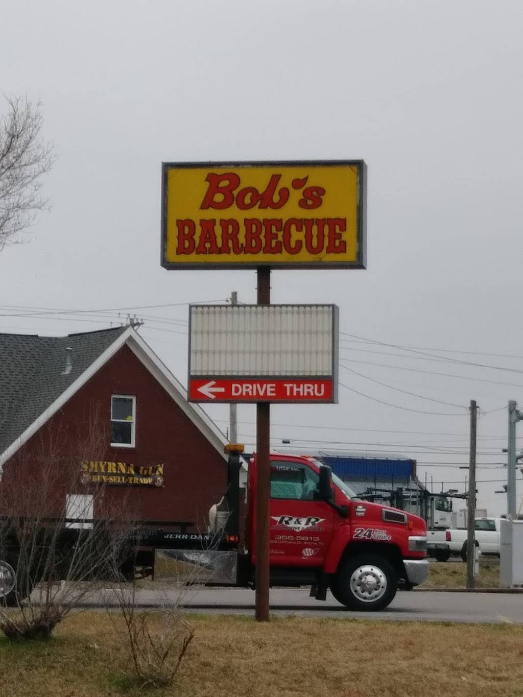 Bobs Barbecue | restaurant | 106 Enon Springs Rd W, Smyrna, TN 37167, USA | 6154595885 OR +1 615-459-5885