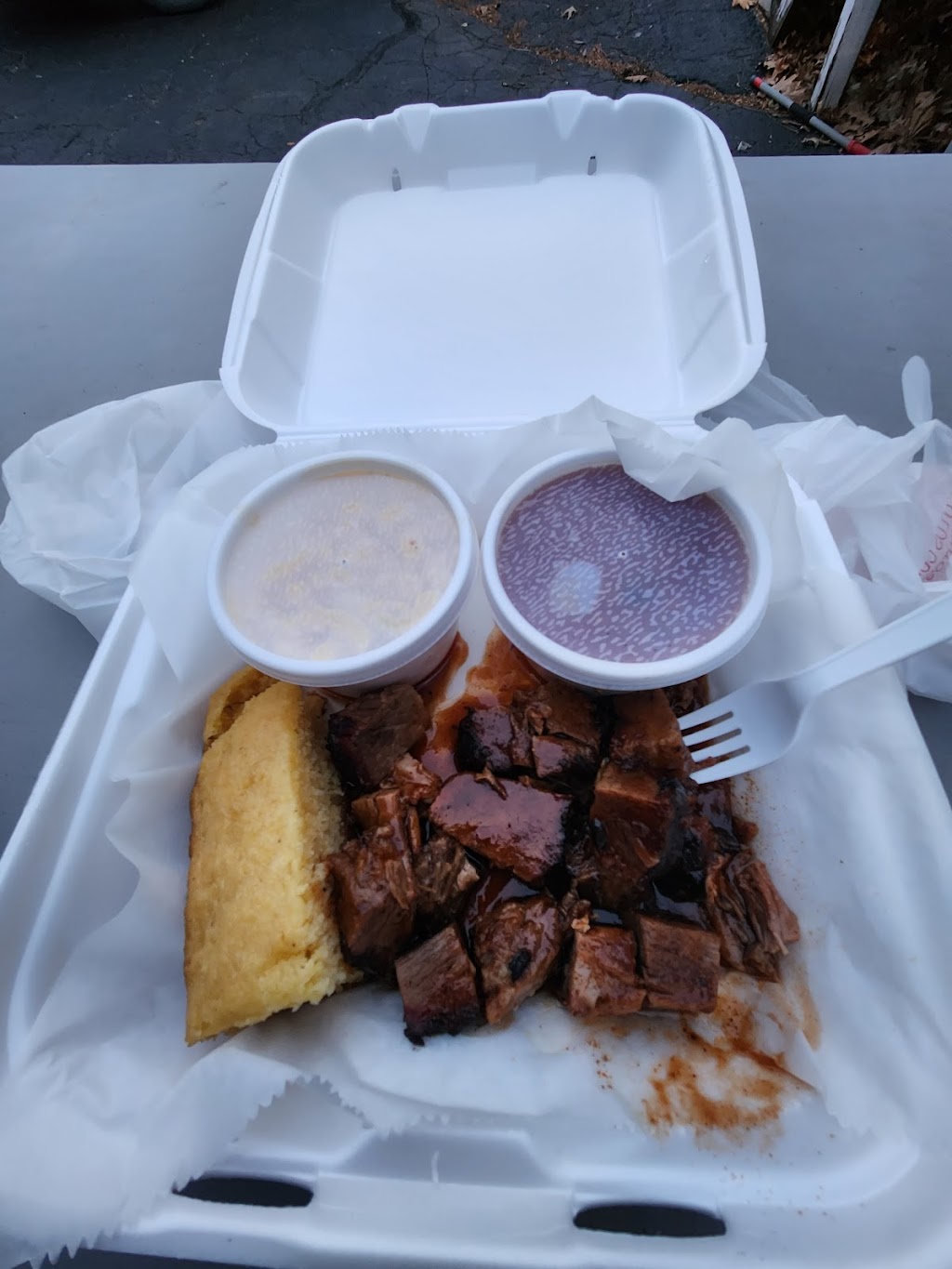 Fatbacks BBQ | restaurant | 901 N 24th St, Quincy, IL 62301, USA | 2172090390 OR +1 217-209-0390