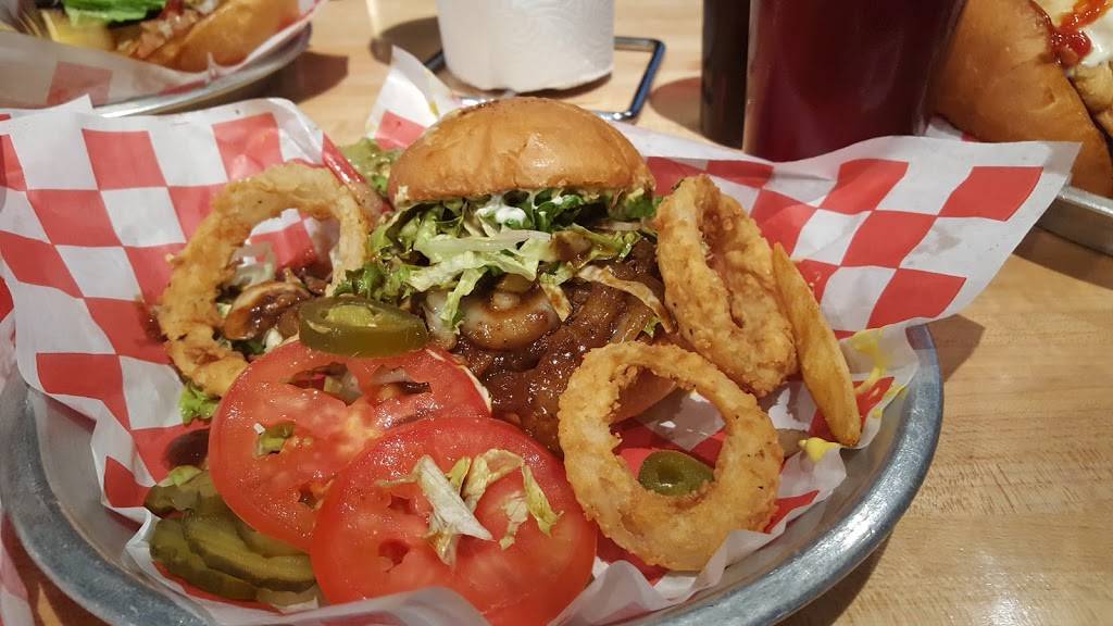 Fuddruckers | restaurant | 11950 Kurland Dr, Houston, TX 77034, USA | 2814847371 OR +1 281-484-7371