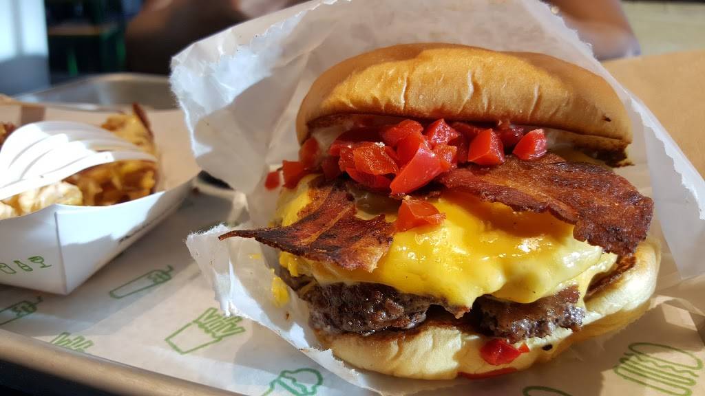 Shake Shack | meal takeaway | 119 Orlando Ave, Winter Park, FL 32789, USA | 3212035130 OR +1 321-203-5130
