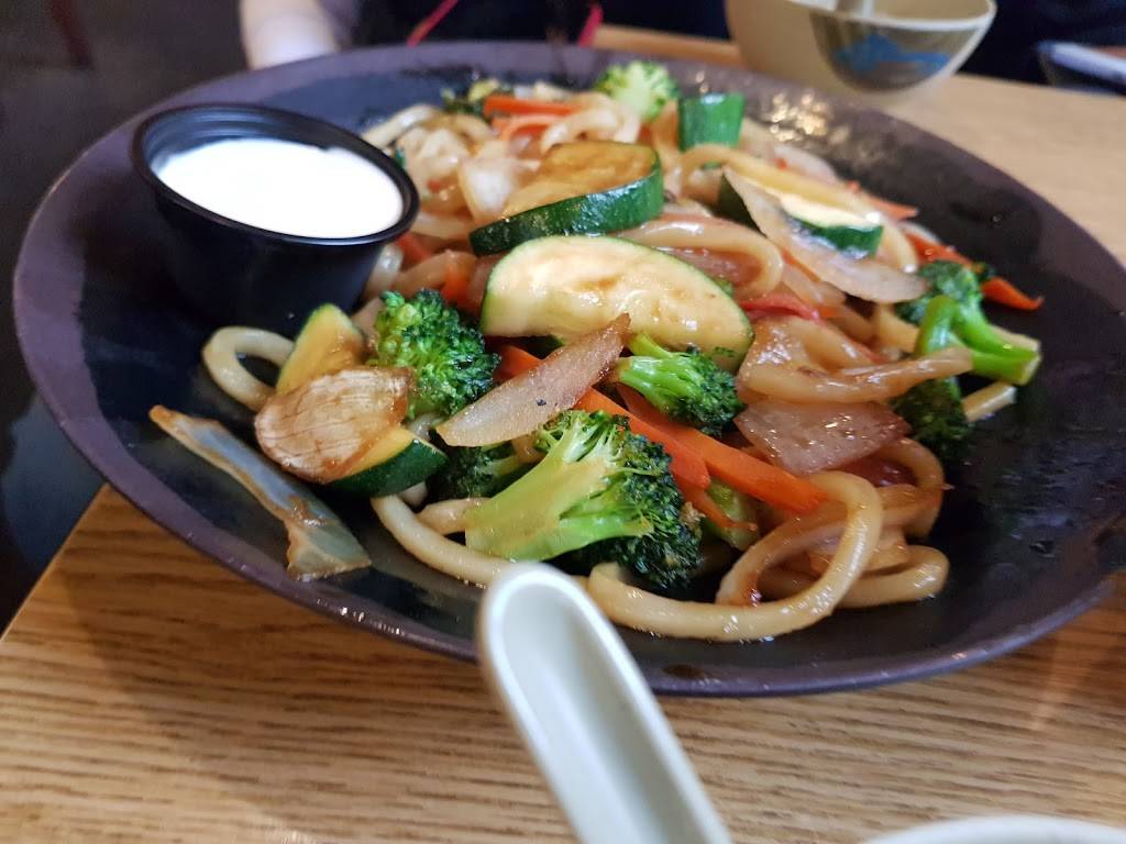 Sushi 201 | restaurant | 103 S Main St, Summerville, SC 29483, USA | 8432855357 OR +1 843-285-5357