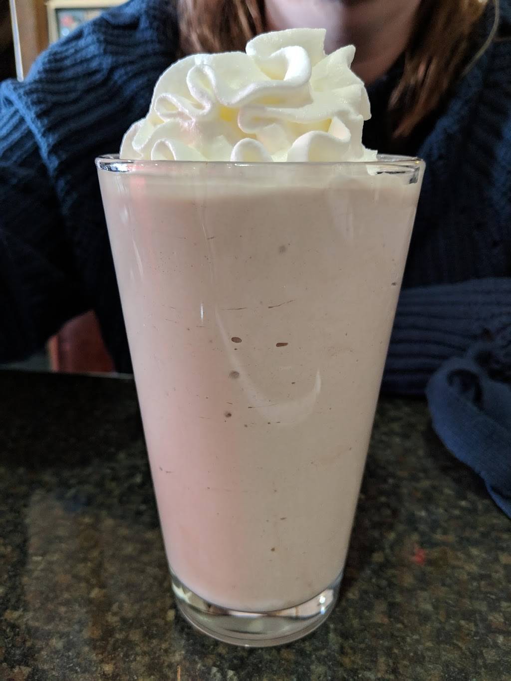 Lindys Chili & Gerties Ice Cream | restaurant | 100 W Commercial St, Morris, IL 60450, USA | 8159410352 OR +1 815-941-0352