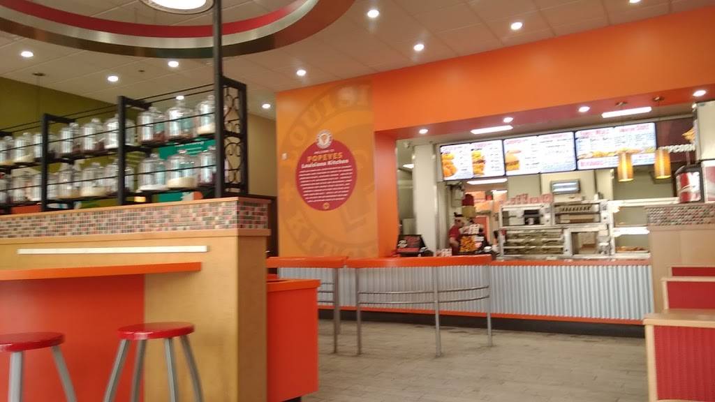 Popeyes | restaurant | 507 Lakeshore Rd E Unit 109, Mississauga, ON L5G 1H9, Canada | 9052713500 OR +1 905-271-3500