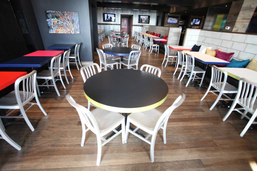 LImmédia Resto-Pub | restaurant | 1221 Rue Charles Albanel, Québec, QC G1X 4Y5, Canada | 4188772646 OR +1 418-877-2646