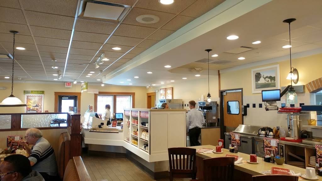 Bob Evans | meal takeaway | 43700 US-27, Davenport, FL 33837, USA | 8634241500 OR +1 863-424-1500