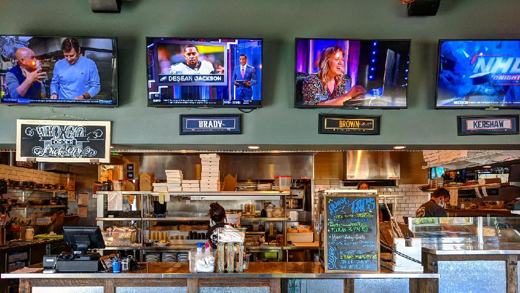 Backyard Brick Oven Pizza & Sports Pub | restaurant | 63130 Lancaster St, Bend, OR 97701, USA | 5413066393 OR +1 541-306-6393