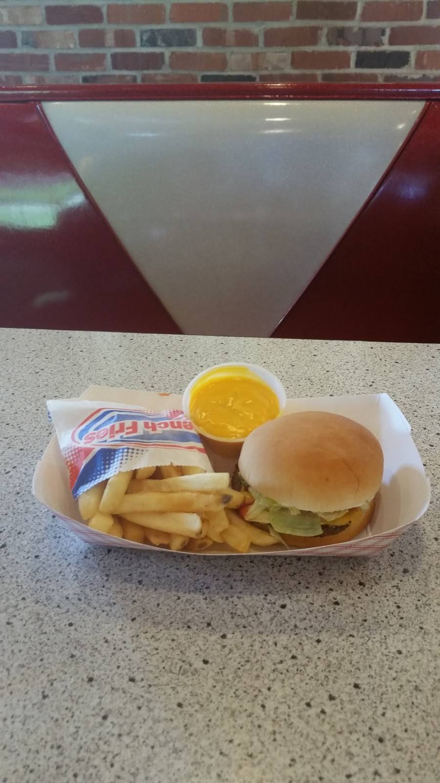 Bulldogs Restaurant and Catering | restaurant | 709 N Bloomington St, Streator, IL 61364, USA | 8156722100 OR +1 815-672-2100