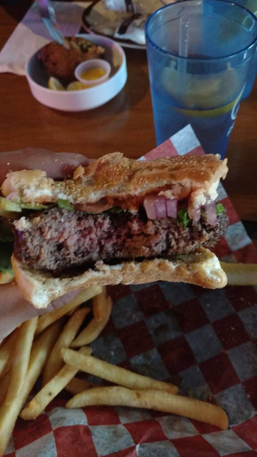 TJs Bar and Grille | restaurant | 4 Bridge Approach St, Buzzards Bay, MA 02532, USA | 5087592333 OR +1 508-759-2333