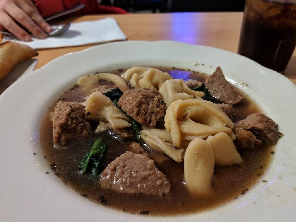 Dianes Villa Nova | restaurant | 5 Brimfield Rd, Holland, MA 01521, USA | 4132459090 OR +1 413-245-9090