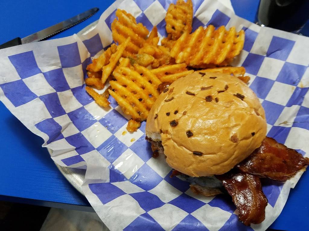 Point Burger Bar Pewaukee | restaurant | W229N1400 Westwood Dr, Waukesha, WI 53186, USA | 2629559192 OR +1 262-955-9192