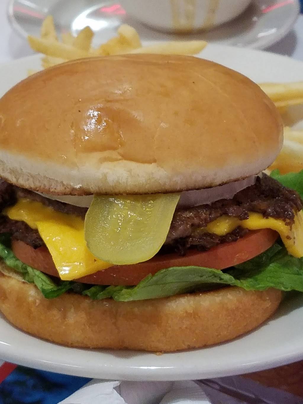 Steak n Shake | restaurant | 2202 W Southport Rd, Indianapolis, IN 46217, USA | 3178840082 OR +1 317-884-0082