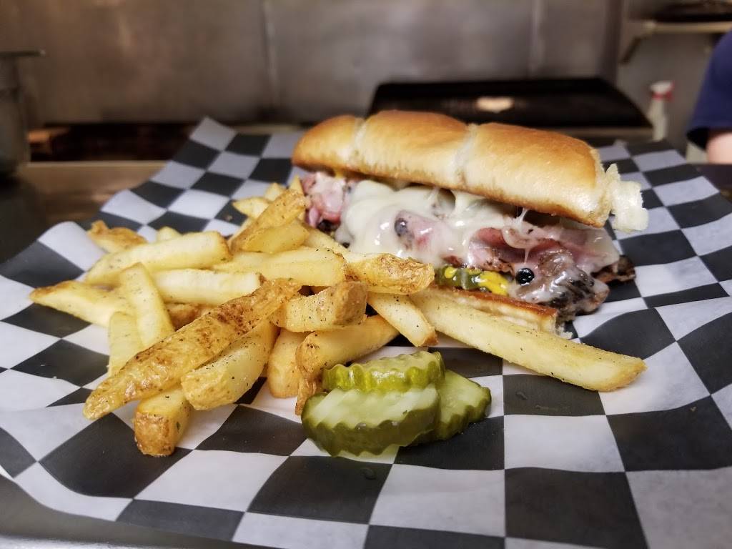 Clubhouse Grill at The Pines | restaurant | 3062 Point Marion Rd, Morgantown, WV 26505, USA | 3042848222 OR +1 304-284-8222