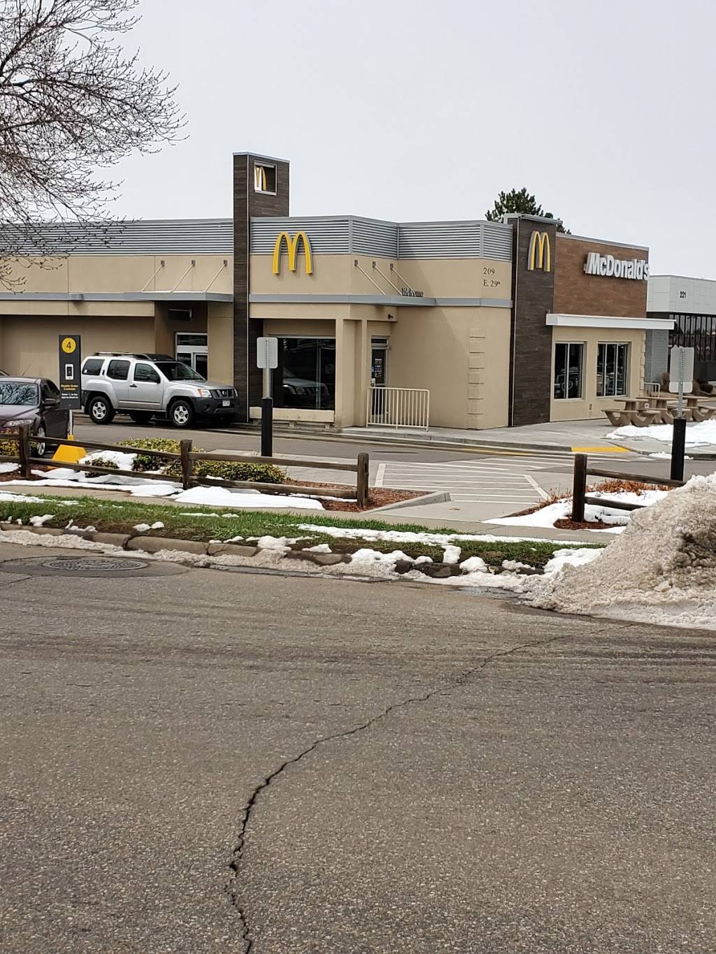 McDonalds | cafe | 209 E 29th St, Loveland, CO 80538, USA | 9706698250 OR +1 970-669-8250