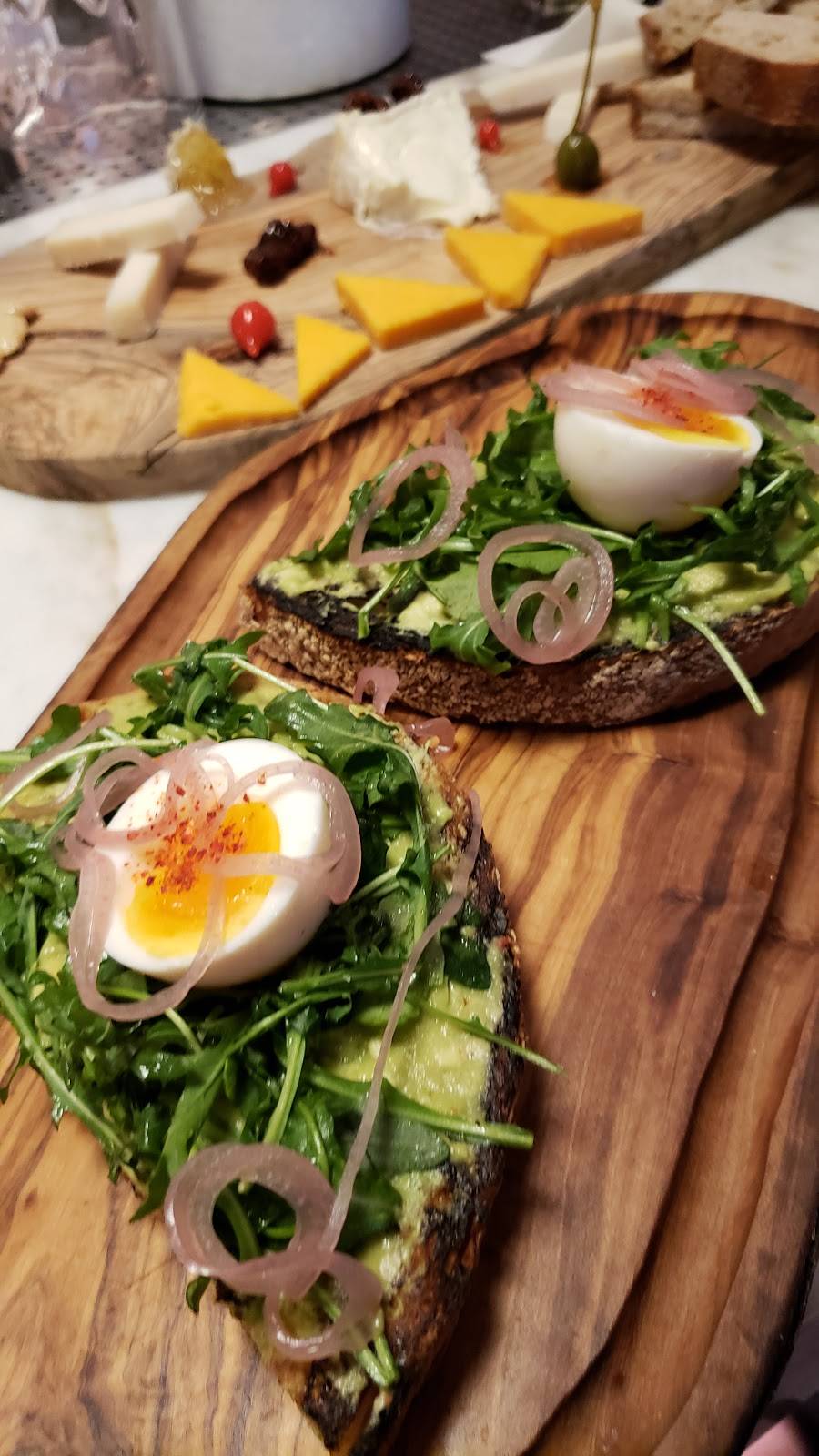 Wallys Santa Monica | restaurant | 214 Wilshire Blvd, Santa Monica, CA 90401, USA | 3104750606 OR +1 310-475-0606