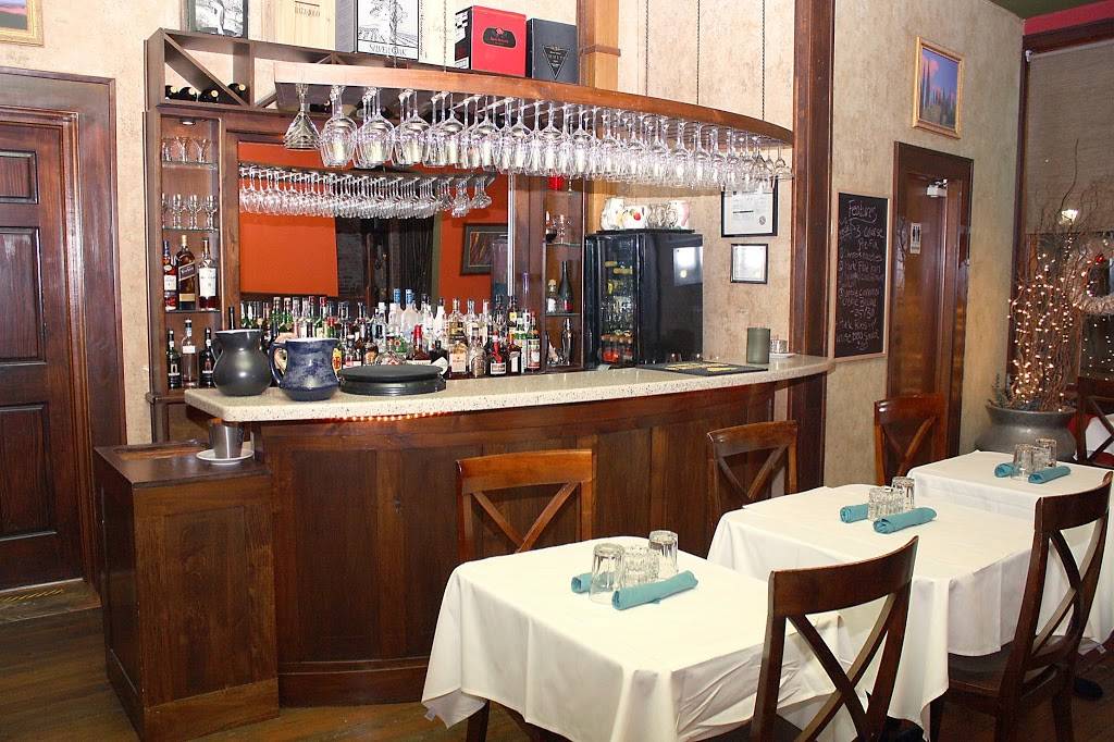 Tuscan Moon Grill on Fifth | restaurant | 203 5th St, Kalona, IA 52247, USA | 3196563315 OR +1 319-656-3315