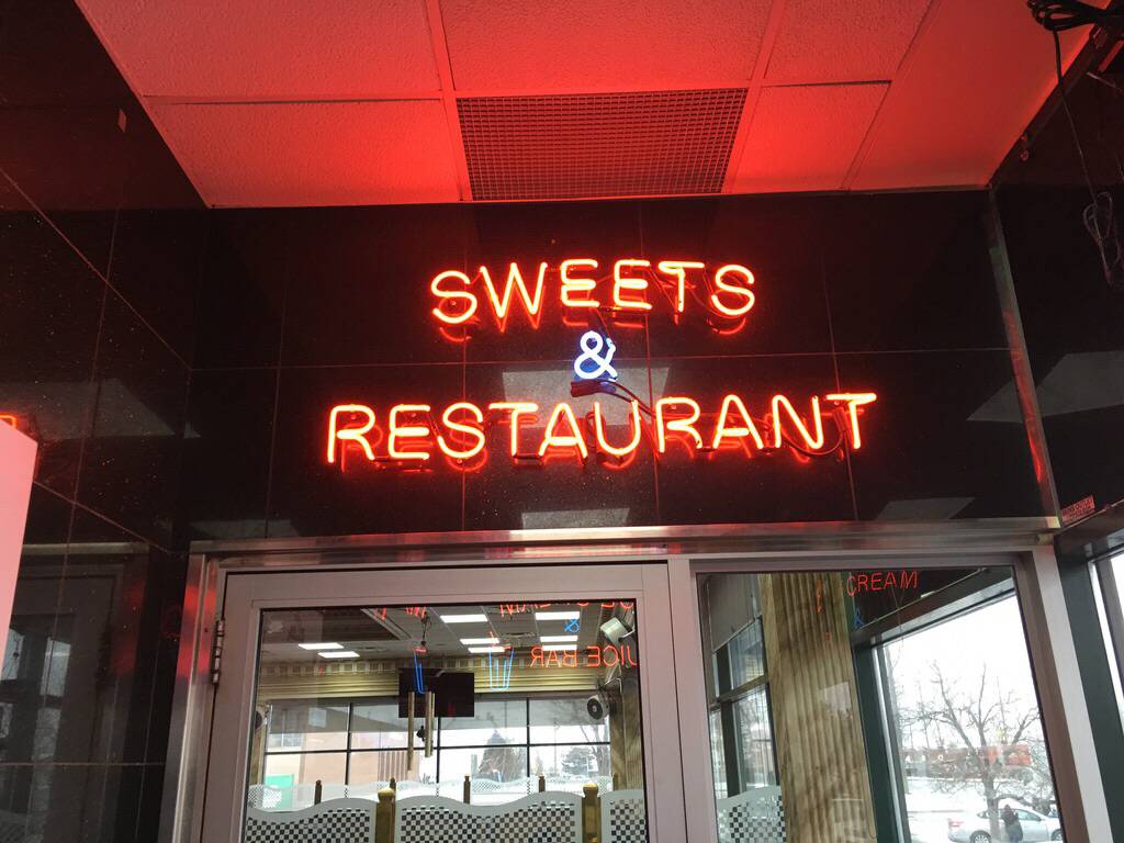 Kwality Sweets & Restaurant | restaurant | 2150 Steeles Ave E, Brampton, ON L6T 1A7, Canada | 9057901684 OR +1 905-790-1684