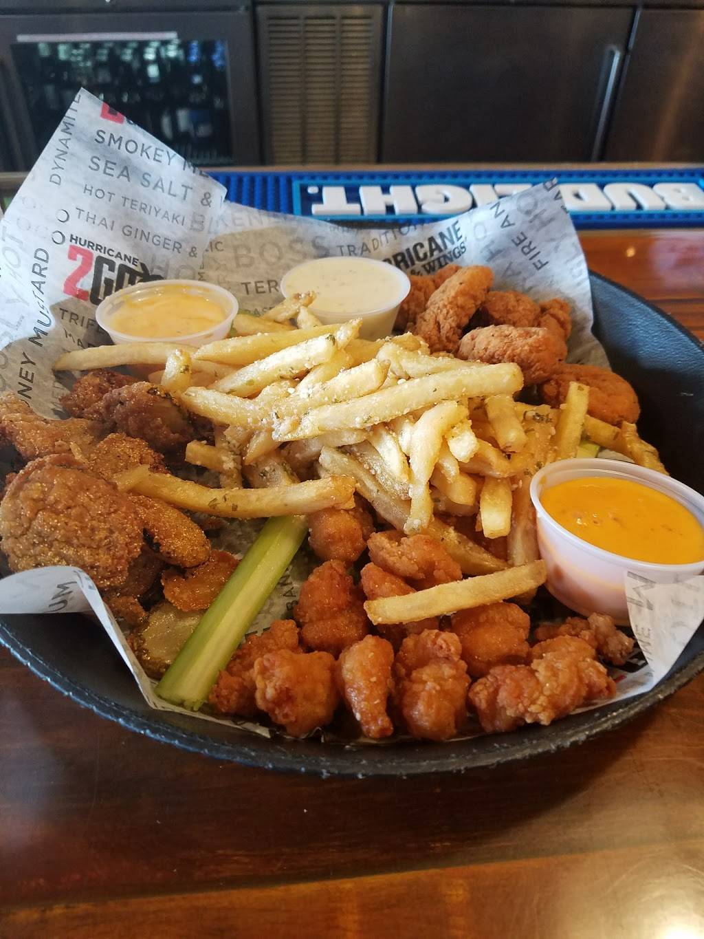 Hurricane Grill & Wings | restaurant | 2401 W State Rd 434, Longwood, FL 32779, USA | 4077725504 OR +1 407-772-5504