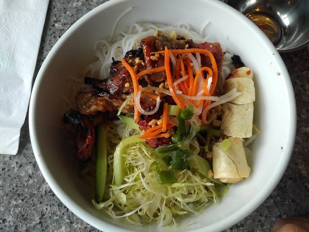 Saigon Asian Restaurant | restaurant | 1024 King St W, Hamilton, ON L8S 1L3, Canada | 9055281096 OR +1 905-528-1096