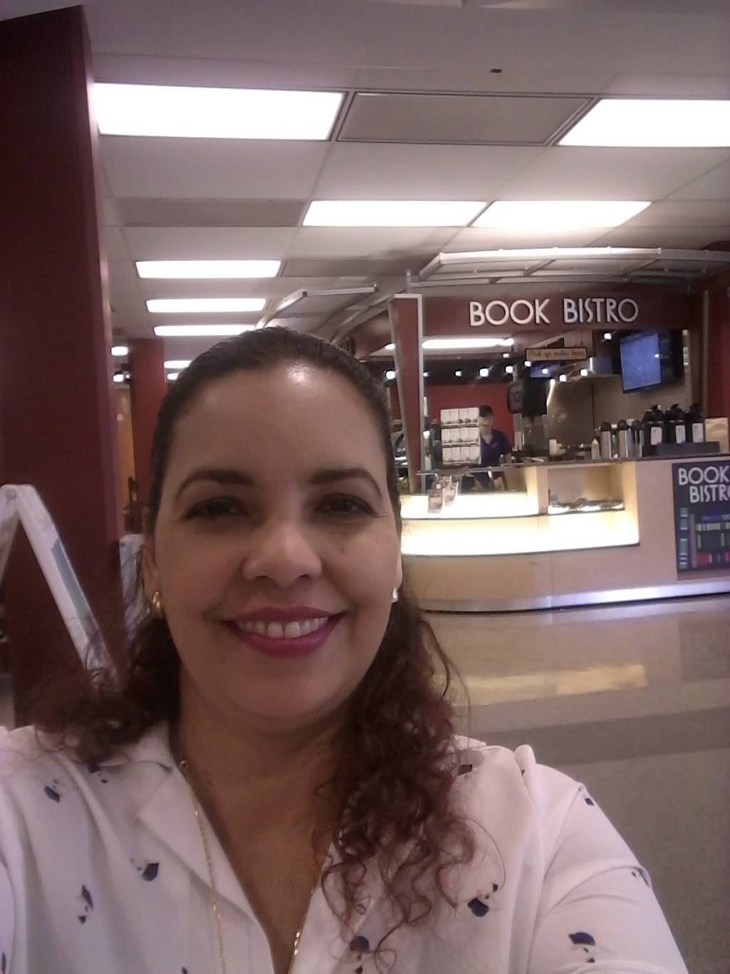 Book Bistro | cafe | 1227 W 27th St, Cedar Falls, IA 50614, USA | 3192733603 OR +1 319-273-3603