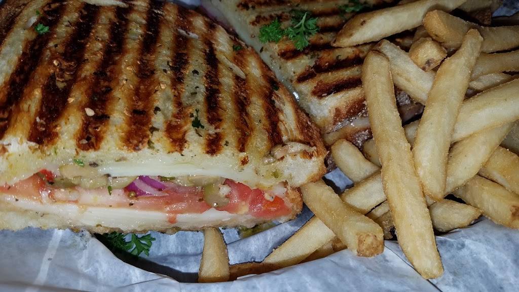 Peppers Grille | restaurant | 321 Great Rd, Bedford, MA 01730, USA | 7812751234 OR +1 781-275-1234