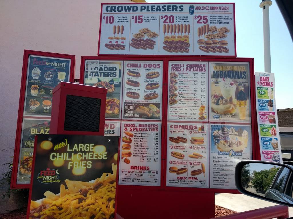 Wienerschnitzel | restaurant | 120 S Clovis Ave, Fresno, CA 93727, USA | 5592519347 OR +1 559-251-9347