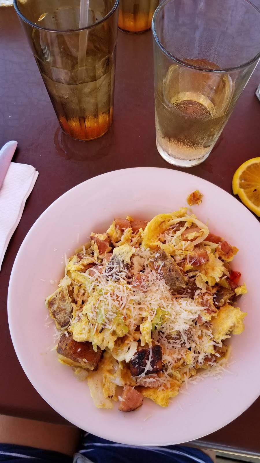 Derfs Café | restaurant | 2000 De La Vina St, Santa Barbara, CA 93105, USA | 8056875437 OR +1 805-687-5437