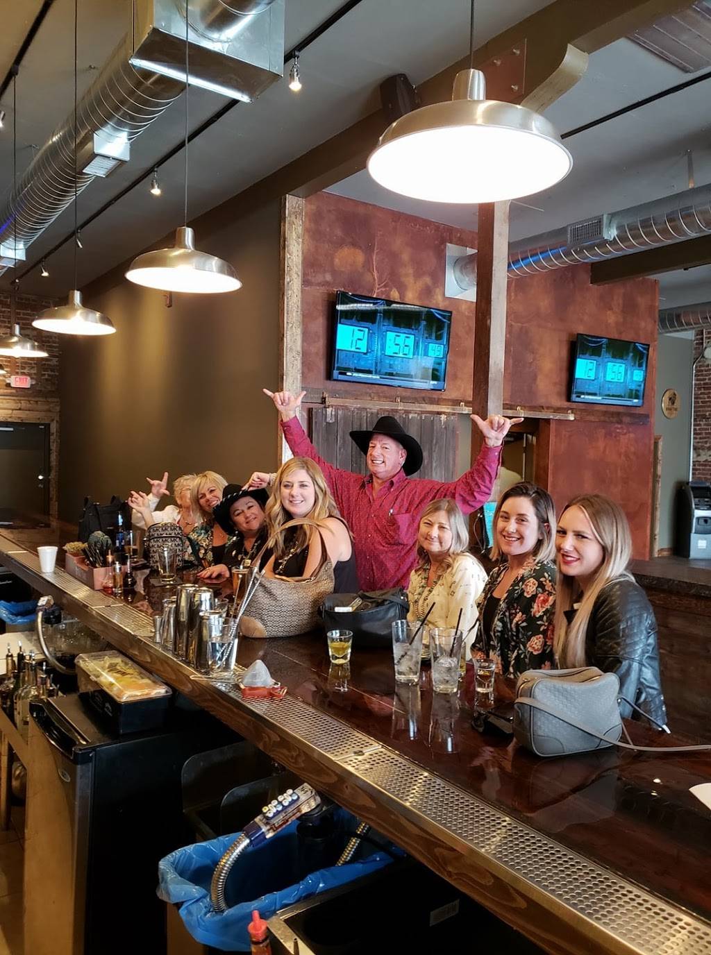 The Rusty Nail Cocktail Lounge | restaurant | 3721, 3014 4th St, Ceres, CA 95307, USA | 2095668499 OR +1 209-566-8499