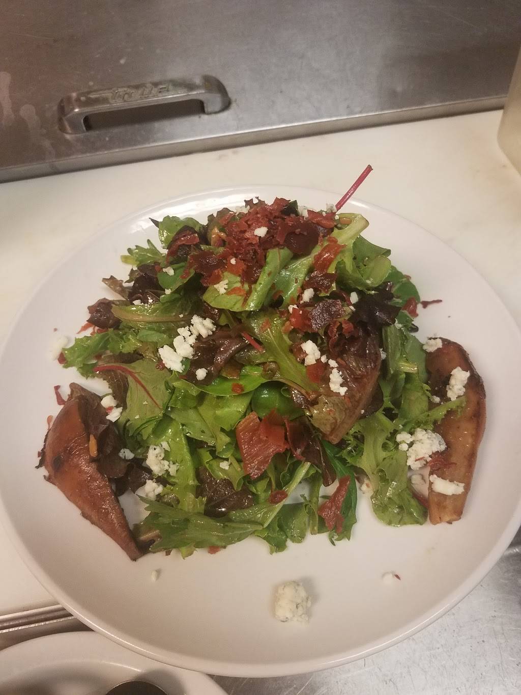 The Liberties Bar & Grill | restaurant | 998 Guerrero St, San Francisco, CA 94110, USA | 4152826789 OR +1 415-282-6789