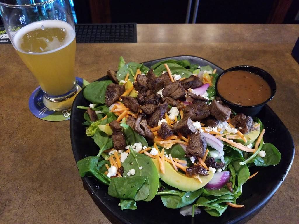 Fox Heights Pub & Grill | restaurant | 217 N Washington St, Green Bay, WI 54301, USA | 9208843277 OR +1 920-884-3277