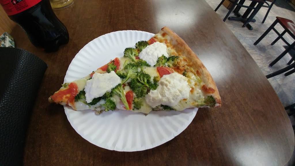 New Village Deli & Pizza | restaurant | 1526 New Scotland Rd, Slingerlands, NY 12159, USA | 5184757277 OR +1 518-475-7277