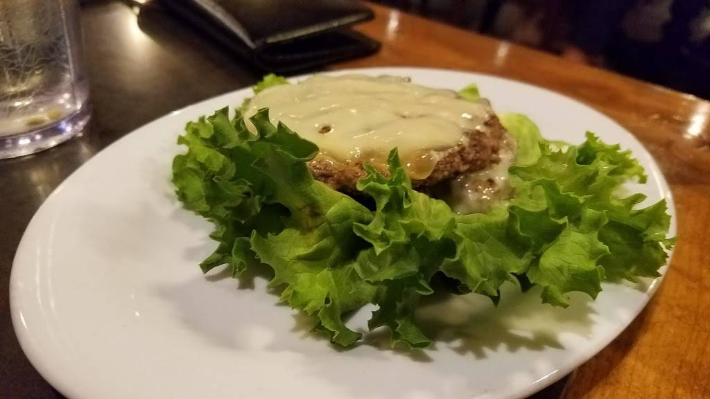 Salt City Burger Co | restaurant | 9176 Village Shop Dr, Sandy, UT 84094, USA | 8014954111 OR +1 801-495-4111