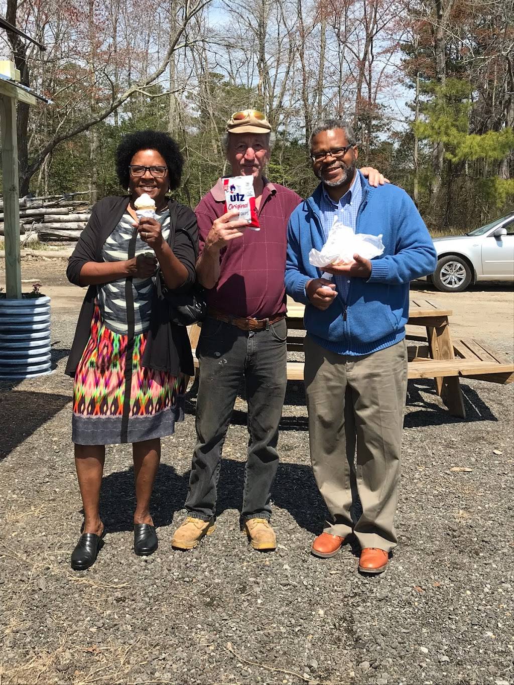 Ice Cream Hut | restaurant | 613 Colonial Avenue / and our 2nd location at the Beach next to the Beach shop, Colonial Beach, VA 22443, USA | 7039871564 OR +1 703-987-1564