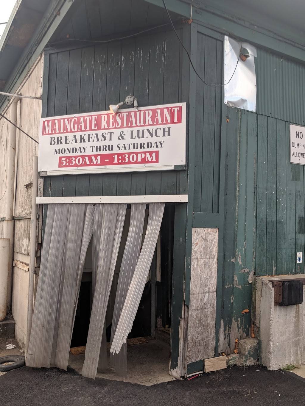 Main Gate Restaurant | restaurant | 3900 Orange Ave, Cleveland, OH 44115, USA | 2163915275 OR +1 216-391-5275