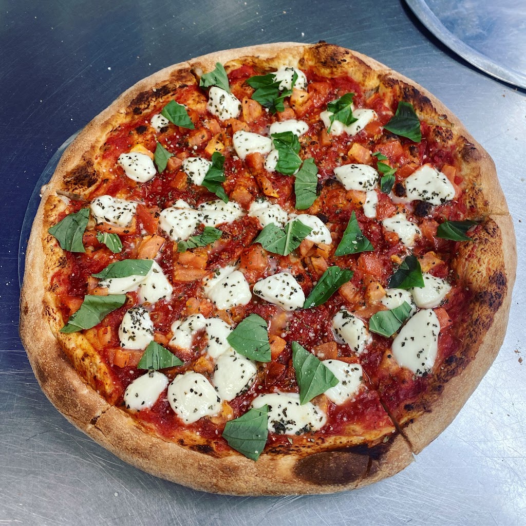 Royal Pizza | restaurant | 16005 W McNichols Rd, Detroit, MI 48235, USA | 3136515931 OR +1 313-651-5931