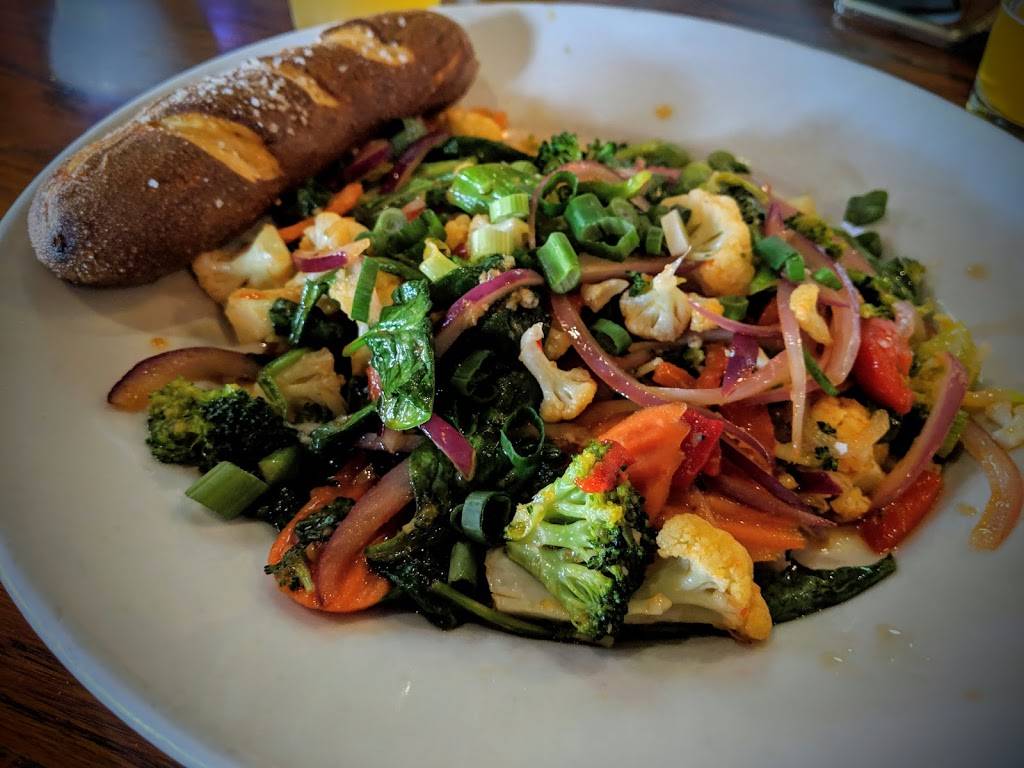 Mt Chalet II | restaurant | 32955 Woodward Ave, Royal Oak, MI 48073, USA | 2485492929 OR +1 248-549-2929