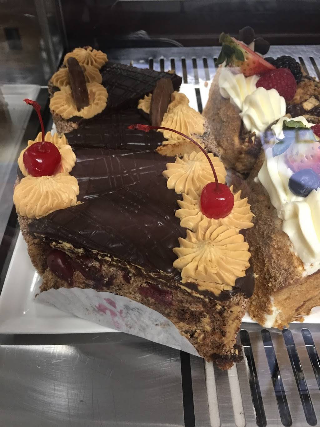 Elenas Kitchen & Catering | bakery | 6620 Madison Ave, Carmichael, CA 95608, USA | 9167505030 OR +1 916-750-5030