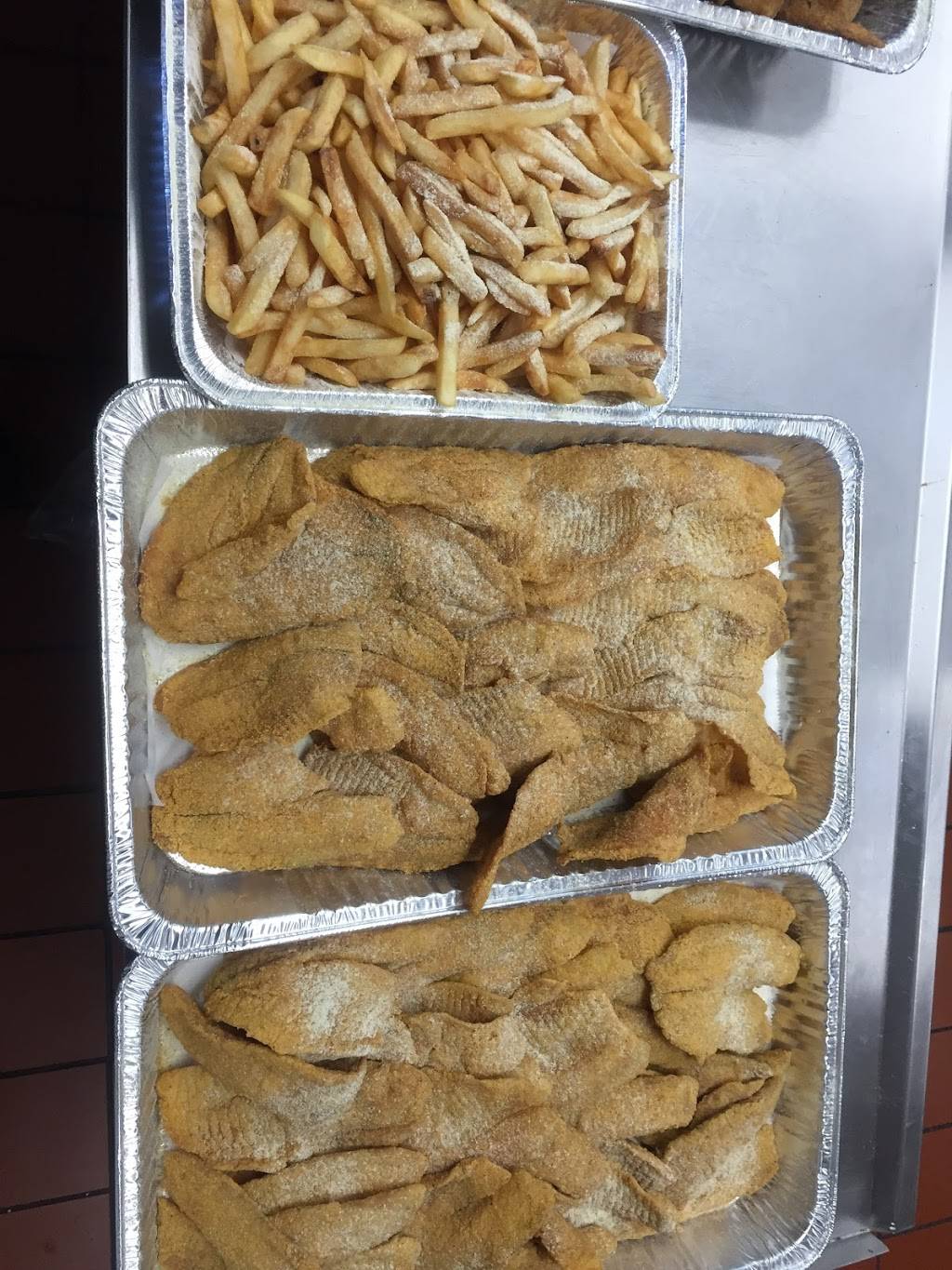 Hook Fish & Chicken | restaurant | 5790 Colerain Ave, Cincinnati, OH 45239, USA | 5138188123 OR +1 513-818-8123