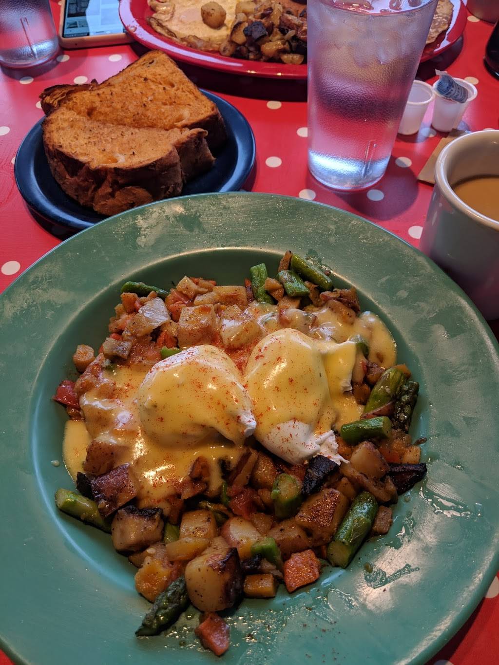 Charleys Philly Steaks | restaurant | 75 Middlesex Turnpike Ste 2102, Burlington, MA 01803, USA | 7812212134 OR +1 781-221-2134