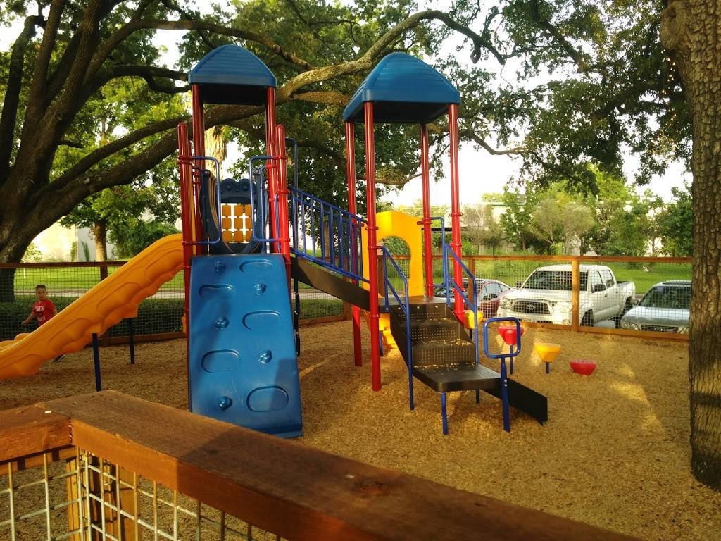 Live Oak Grill | restaurant | 10444 Hempstead Rd, Houston, TX 77092, USA | 7136869625 OR +1 713-686-9625