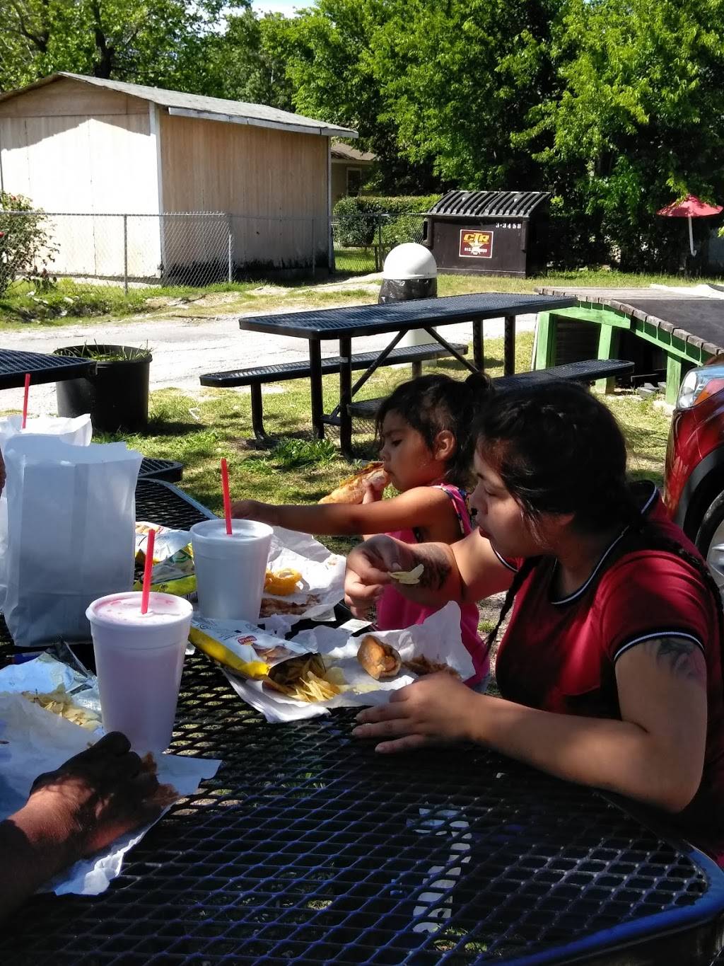 Chili Dog Stand | restaurant | 1140 Invasion St, San Marcos, TX 78666, USA | 5123960900 OR +1 512-396-0900