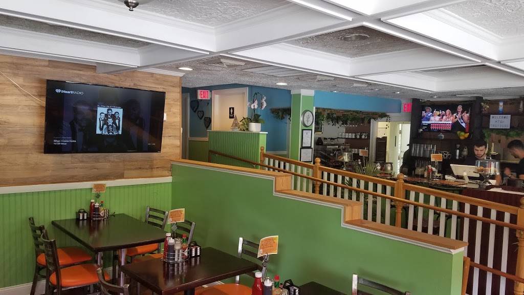 Tropical Diner | restaurant | 628 Trapelo Rd, Belmont, MA 02478, USA | 6174159182 OR +1 617-415-9182