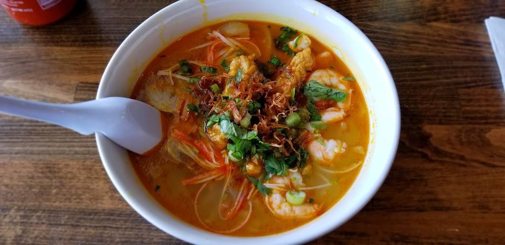 Pho Tuoi | restaurant | 6559 N Oak Trafficway, Gladstone, MO 64118, USA | 8165997941 OR +1 816-599-7941