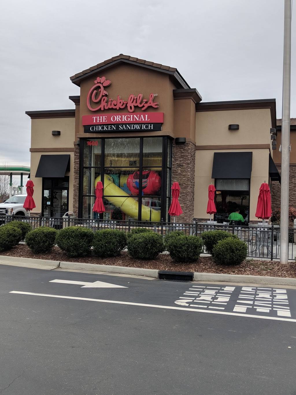 Chick-fil-A | restaurant | 1600 Highway 160 W, Fort Mill, SC 29708, USA | 8035784030 OR +1 803-578-4030