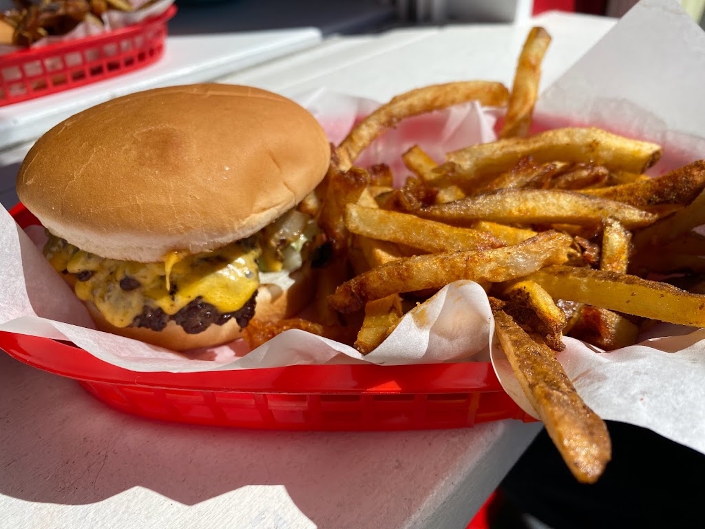 HWY 101 Burger Depoe Bay | restaurant | 106 US-101, Depoe Bay, OR 97341, USA | 5419214647 OR +1 541-921-4647