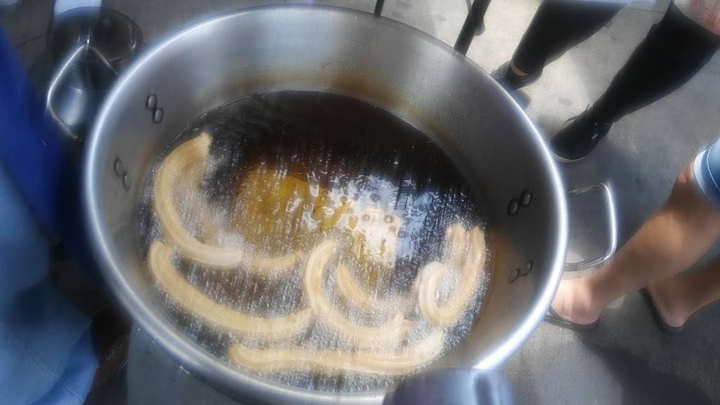 Churros calientes | restaurant | 2744 E 1st St, Los Angeles, CA 90033, USA | 3233381863 OR +1 323-338-1863