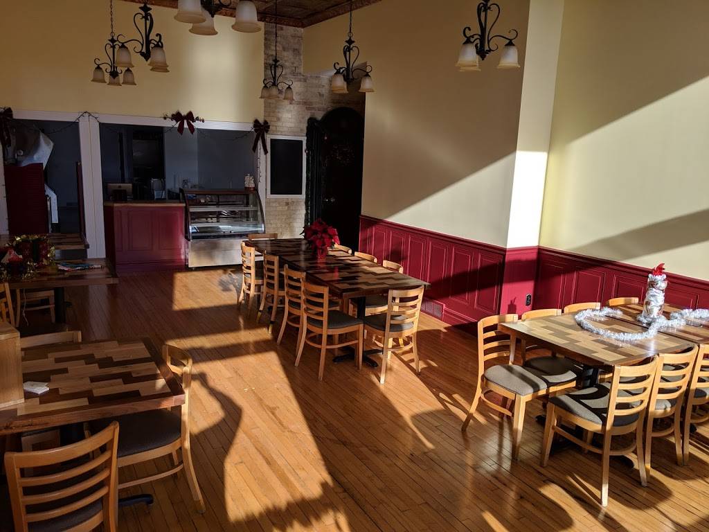 Daniels Kitchen | restaurant | 401 E Main St, Edmore, MI 48829, USA | 9894273663 OR +1 989-427-3663