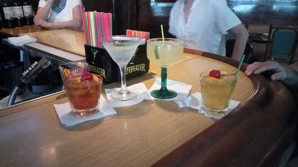 Villa Bleu Tavern & Restaurant | restaurant | 516 Northwest Hwy, Fox River Grove, IL 60021, USA | 8476394500 OR +1 847-639-4500