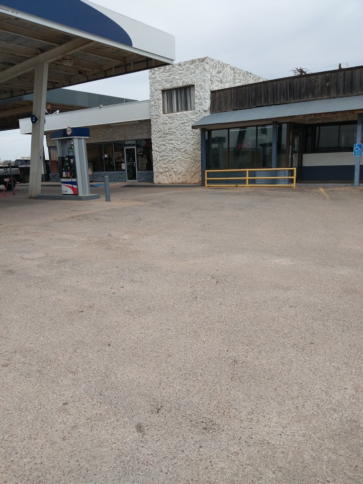 Yesway | restaurant | 9232 I-20, Merkel, TX 79536, USA | 3259285584 OR +1 325-928-5584
