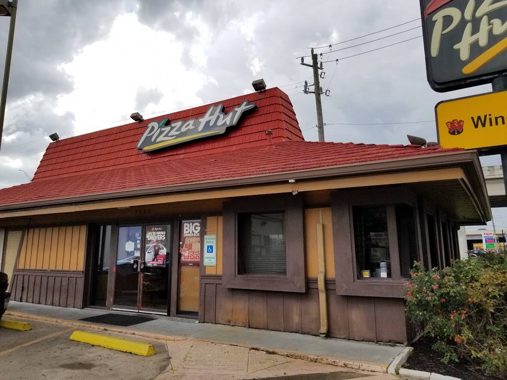 Pizza Hut | meal takeaway | 5302 Chimney Rock Rd, Houston, TX 77081, USA | 7136676667 OR +1 713-667-6667