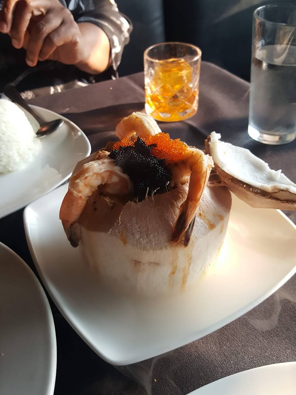 Waldo Thai | restaurant | 8431 Wornall Rd, Kansas City, MO 64114, USA | 8166051188 OR +1 816-605-1188